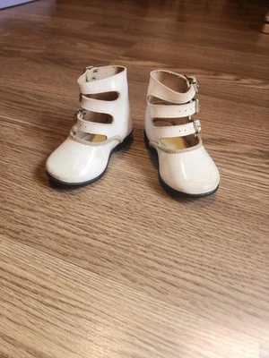 PAR DE SAPATOS VINTAGE DE COURO ENVERNIZADO PARA BEBÊ OU BONECA TAMANHO 2 FABRICADOS NOS EUA - Imagem 1 de 4
