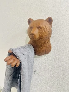 Bear Paw Hand Towel Holder Wall Mount - Rustic Lodge Bathroom Decor Wall Hook - Picture 1 of 5