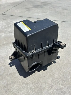 2006 2007 2008 Hyundai Sonata 2.4L Air Filter Cleaner Box OEM 28110-3K010 - Image 1 of 4