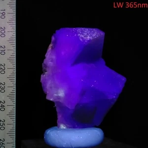 Fluorite fluorescent cubic crystal cluster natural mineral specimen 362ct - Bild 1 von 8