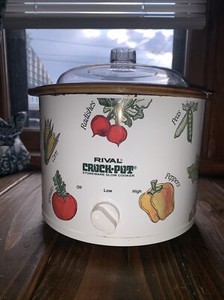 Vintage Rival Crock Pot w/Vegetable Pattern #3120 2-1/2 Qt. Plastic Lid Tested