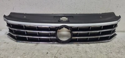 Rejilla delantera Volkswagen Passat 2016-2018 OEM usada ►dc2558 Foto 1 de 4