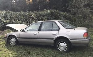 1992 Honda Accord EX Parting Out Front End Damage 150k Auto 90-93 Send Message - Picture 1 of 8