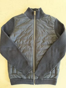 290 $ REISS Trainer Hybrid Stepp- und Strickjacke mit durchgehendem Reißverschluss | marineblau | Small - Bild 1 von 10