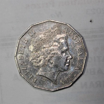 ELIZABETH ll  AUSTRALIA 2000 MILLENNIUM YEAR 50 CENTS - Image 1 of 4