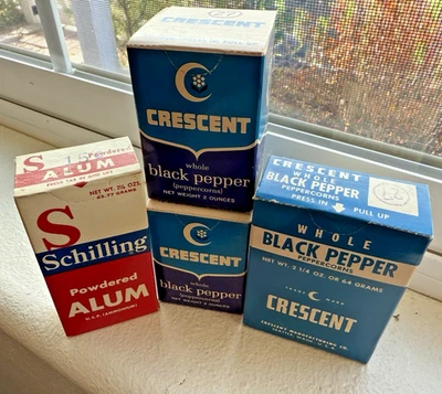 Crescent- Schilling Lot of 4 " NEW" Vintage  Cardboard  Spice  Unopened Box's - Image 1 of 4