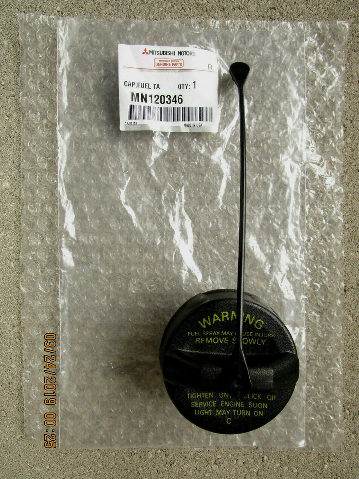 01 - 04 MITSUBISHI ECLIPSE FUEL GAS TANK FILLER CAP COVER WITH TETHER OEM NEW - Image 1 of 2