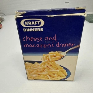 Vintage Kraft Cheese and Macaroni Dinner box of 24 crayons for club members - Picture 1 of 4