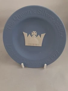 Wedgwood Trinket Dish Blue Jasperware Queens Silver Jubilee 1977 Vintage British - Picture 1 of 8