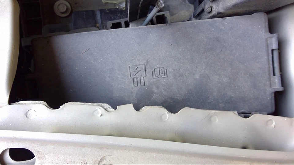 Used Fuse Box Engine fits: 2008 Ford Taurus  Grade A - Image 1 of 4