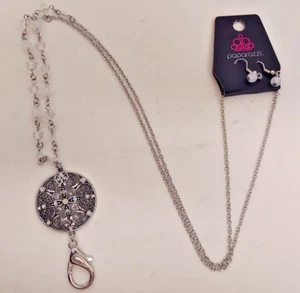 Nuevo conjunto de pendientes y cordones de joyería de paparazzi ""Encanto cotidiano"" blanco - Imagen 1 de 2