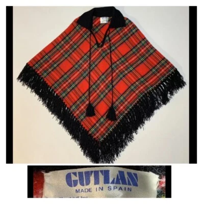 Poncho de Colección Años 70 Gutlan Ray Strauss Rojo Negro Tartán Pagado Borlas Cuello Usado en Excelente Condición Foto 1 de 4