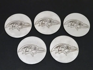 SET BESTEHEND AUS 5 RUNDEN METALLPLATTEN BALTIMORE RABEN - NICHT WIRKLICH SICHER, WAS DAS IST??? - Bild 1 von 7