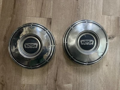 Juego de 2 tapacubos Ford F250 F350 1967-1972 12 pulgadas de profundidad Dogdish 8 orejetas Foto 1 de 4