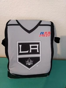 LA Kings Lakers Bailey Maskottchen Silber Samstag Trikot SGA 2018 Canvas Brotzeittasche - Bild 1 von 3