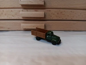 Classic Metal Works Green International Harvester Stake Bed Truck N scale - Picture 1 of 6
