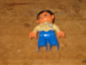 DUPLO LEGO PLAYFIGURE SITS STAND COWBOY SHERIFF SPARE /REPLACEMENT FOR SETS - Picture 1 of 1