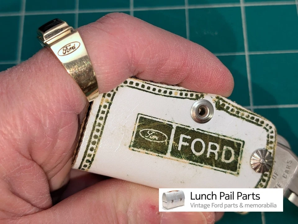 NOS Ford Keys Mustang Mach 1 Shelby GT500 428SCJ Super CobraJet Boss 302 351 429 - Image 1 of 4