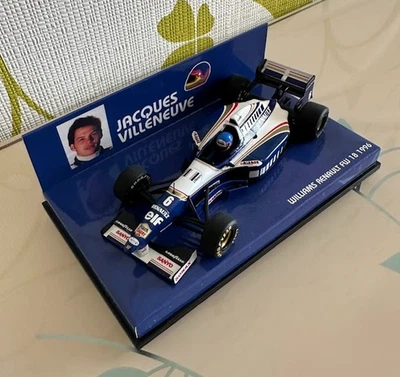 MINICHAMPS 1:43 FORMULA 1 WILLIAMS RENAULT FW18 JACQUES VILLENEUVE 1996 LAUNCH - Image 1 of 4
