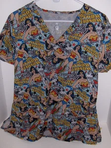 DC Comics - Wonder Woman scrub top - Medium - Picture 1 of 3