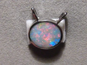 Colgante de ópalo rojo y azul, oro blanco macizo de 14 k - Imagen 1 de 13