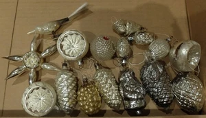 17x VINTAGE Christbaumkugeln Nikolaus Weihnachtsbaumschmuck Zapfen Tannenzapfen - Bild 1 von 1