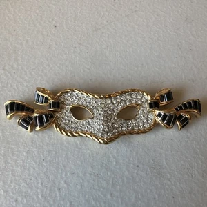 Broche prendedor máscara tono dorado Swan Swarovski cristal Mardi Gras firmado - Imagen 1 de 12