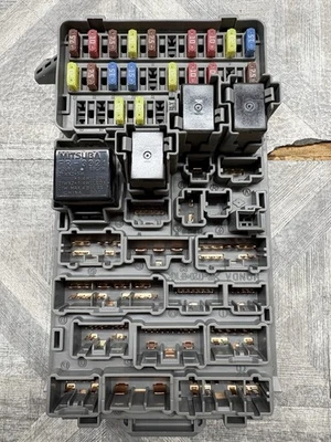 ❇️❗️2005-2006 Acura RSX TIPO S Y BASE Caja de fusibles de cabina interior OEM 38200-S6M-A02 Foto 1 de 3