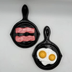 Chalkware Kitschy Egg Bacon Pan Kitchen Retro Style Wall Plaque - Picture 1 of 2