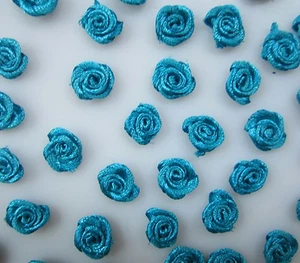 100 Flowers Satin Flowers 0 11/32in Tùrkis Washable Application Patch Times De - Picture 1 of 2