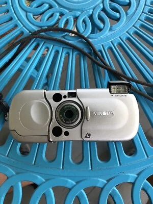 Cámara de apuntar y disparar Minolta Vectis 2000 Aps Ix con zoom de fecha  Foto 1 de 4
