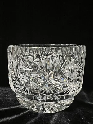 Cuenco de cristal vintage de corte pesado, molinete / estrella de David, 6 pulgadas de ancho 4,5 pulgadas de alto Foto 1 de 4