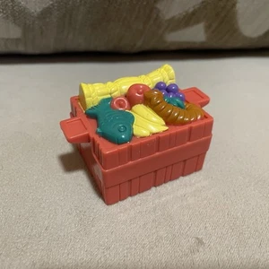 Fisher Price Little People Krippe Ersatzfutter Obst Fischkiste 2002 - Bild 1 von 6