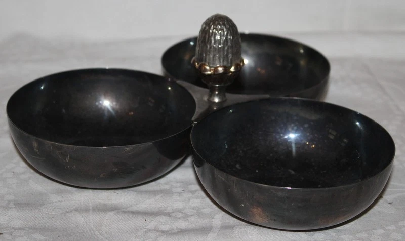 schöne 3-geteilte Metall Schale / Nussschale / Snackschale - Bild 1 von 3