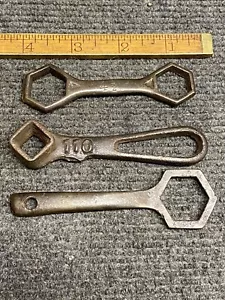 Vintage Cast Iron 4 Point And 6 Point Miniature Wrenches Unbranded - Picture 1 of 2