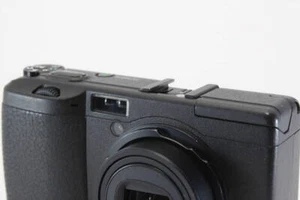 RICOH GR DIGITAL first generation compact digital camera - Picture 1 of 12
