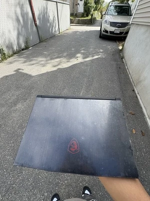 GF65 Thin 10SDR Core I7 Foto 1 de 3