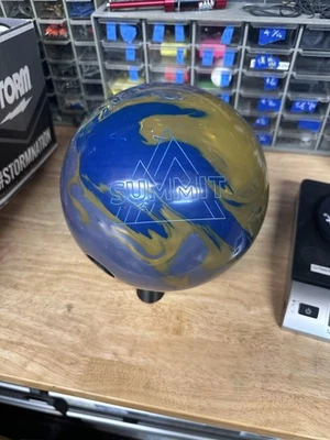 USED - Bowling Ball - 15lb Storm " SUMMIT " DRILLED WEIGHT 14lb 10oz - Image 1 of 4