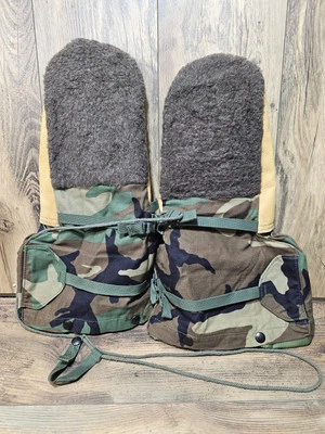 New US Military Issue Arctic Extreme Cold Weather Mittens w/ Liners Size Large  - Image 1 of 4