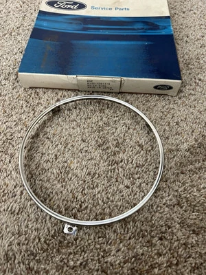 Ford Courier Truck 1972 anillo de faros nuevo D27Z-13015-A Foto 1 de 2