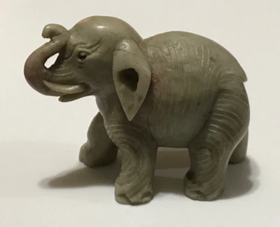 Винтажный резной мыльный камень слон фарфор детализированная статуя скульптура прибл. 4"" - Изображение 1 из 4