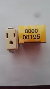 PRESA STANDARD AMERICANO VIMAR 08195 - 2P+T 15 A USA + SASO SERIE 8000 - Bild 1 von 1