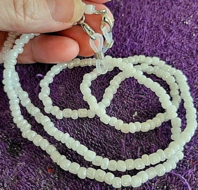 Eyeglasses Lanyard Glass Beaded 27" Peral Shine Color Silver Glasses Chain - Image 1 of 4