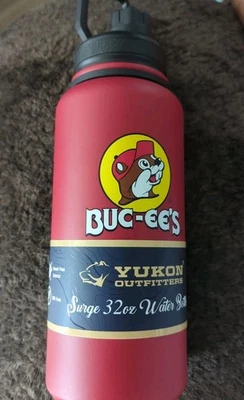 Botella de agua Yukon de acero inoxidable con logotipo rojo Buc-ee's 32 oz totalmente nueva Foto 1 de 4