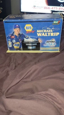 2001 Nascar Michael Waltrip #15 Napa Racing 1:24 Scale Diecast Car Bank With... - Image 1 of 4