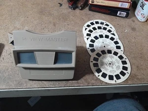 View-Master by GAF Industries, Made In The USA, Tan With 4 Slide Wheels - Picture 1 of 5