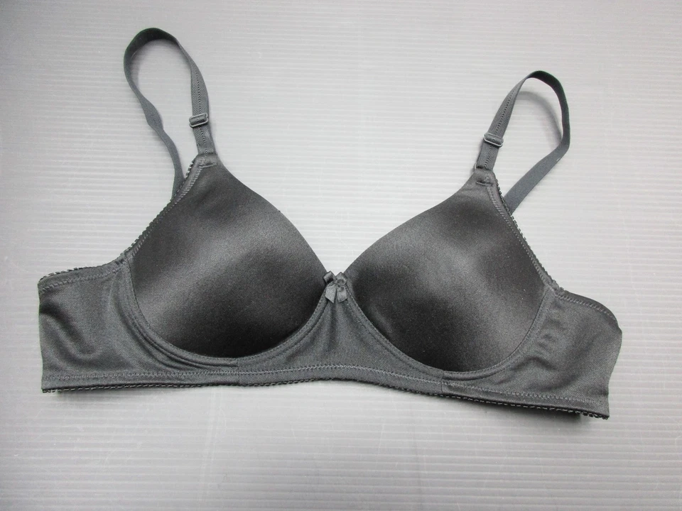 Sujetador camiseta 36B Fruit Of The Loom para mujer negro sin alambres 1F Foto 1 de 4