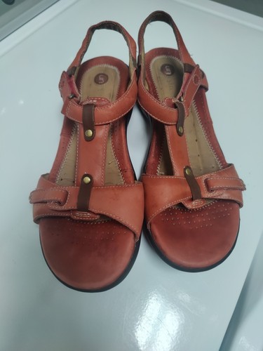 Sandali con cinturino in pelle rosso non strutturati Clarks taglia 8