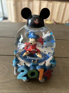 Disneyland 2014 Mickey Mouse Sorcerer Mini Schneekugel - RAR - Bild 1 von 5