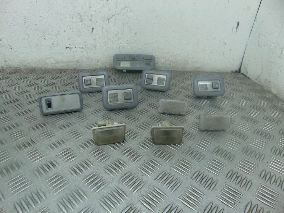 Toyota Previa Interior Roof Courtesy Light Lamp Set Mk2 2001-2007N - Image 1 of 4